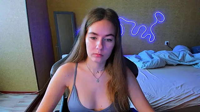 Snapshot of EmilyPaw chatting on May 27, 8:33 am EmilyPaw online show from May 27, 8:33 am