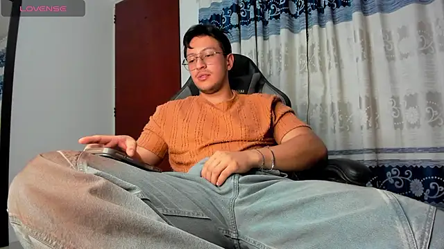 Amon  ashford online show from July 30, 4:33 am