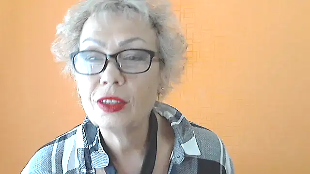 Snapshot of NessyJenixs chatting on September 24, 6:39 am NessyJenixs online show from September 24, 6:39 am
