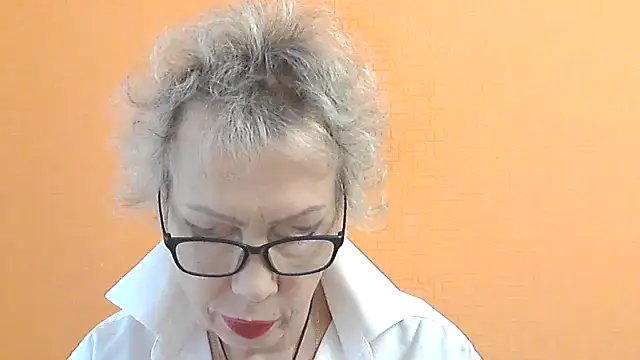 Snapshot of NessyJenixs chatting on October 11, 7:40 am NessyJenixs online show from October 11, 7:40 am