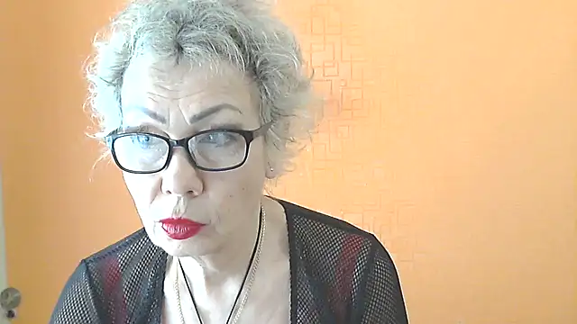 NessyJenixs online show from March 5, 7:26 am