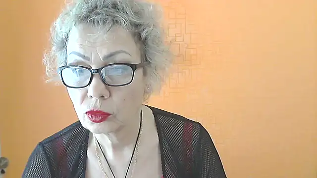 NessyJenixs online show from March 29, 6:46 am