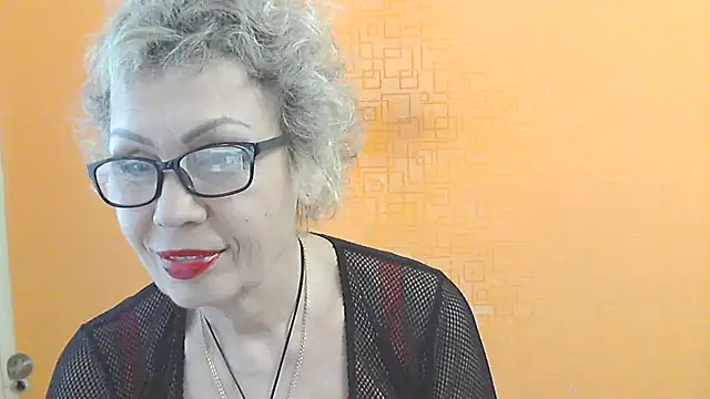 NessyJenixs online show from March 30, 1:56 pm