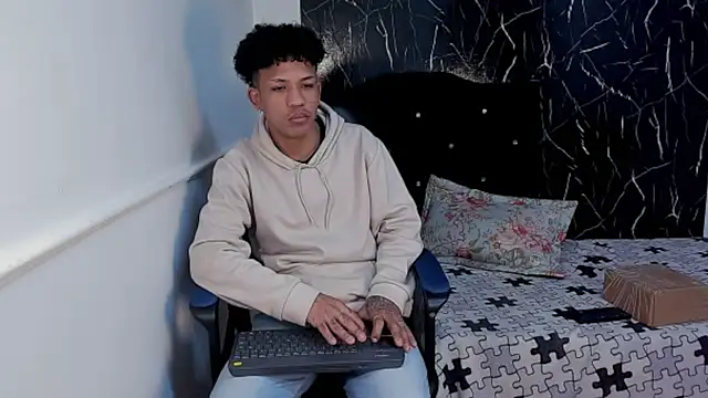 carlos alber12 online show from November 5, 3:23 pm