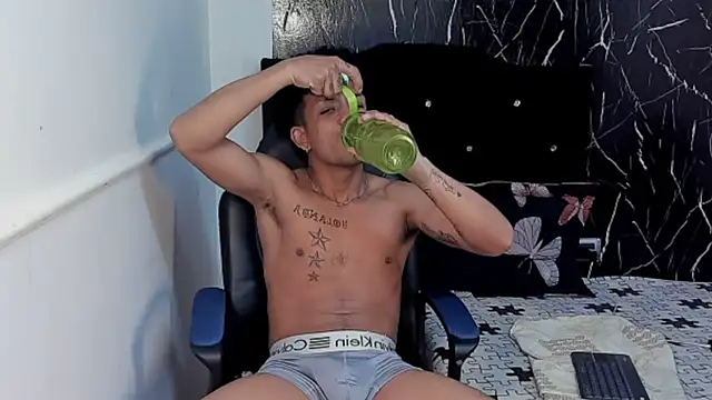 carlos alber12 online show from November 10, 4:17 pm