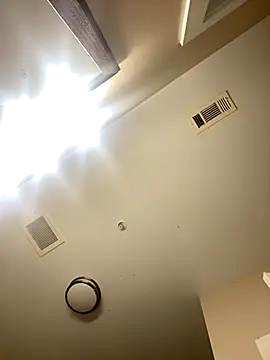 theprettysoles online show from December 4, 3:43 pm