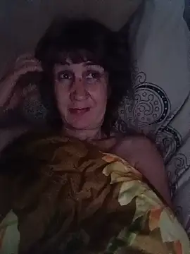 Laura Kiss online show from June 1, 8:10 pm