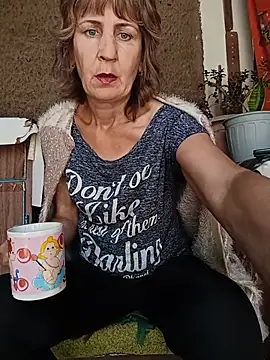 Laura Kiss online show from June 2, 9:55 am