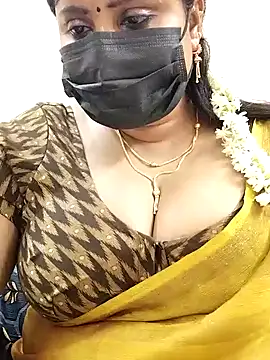 Snapshot of Queenflowerr chatting on January 26, 6:48 pm Queenflowerr online show from January 26, 6:48 pm