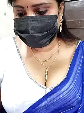 Snapshot of Queenflowerr chatting on January 27, 7:03 am Queenflowerr online show from January 27, 7:03 am