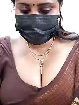 Snapshot of Queenflowerr chatting on January 27, 10:06 pm Queenflowerr online show from January 27, 10:06 pm