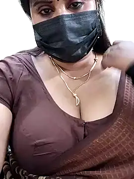 Snapshot of Queenflowerr chatting on January 31, 10:42 pm Queenflowerr online show from January 31, 10:42 pm