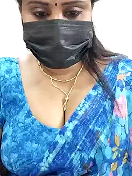 Snapshot of Queenflowerr chatting on February 4, 5:01 pm Queenflowerr online show from February 4, 5:01 pm