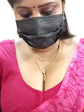 Snapshot of Queenflowerr chatting on February 8, 4:03 am Queenflowerr online show from February 8, 4:03 am