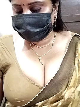 Snapshot of Queenflowerr chatting on February 10, 5:41 pm Queenflowerr online show from February 10, 5:41 pm