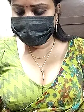 Snapshot of Queenflowerr chatting on February 21, 1:55 pm Queenflowerr online show from February 21, 1:55 pm