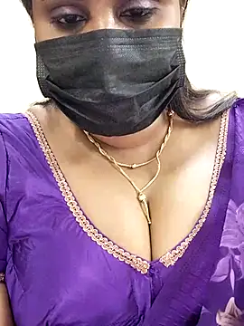 Snapshot of Queenflowerr chatting on February 21, 7:10 pm Queenflowerr online show from February 21, 7:10 pm