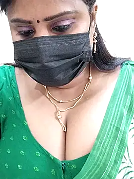 Snapshot of Queenflowerr chatting on February 23, 4:24 pm Queenflowerr online show from February 23, 4:24 pm