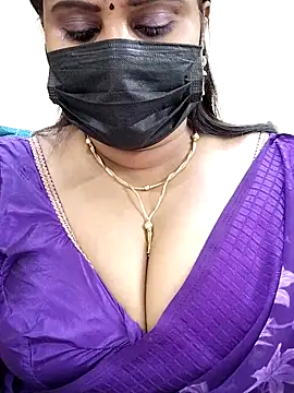 Snapshot of Queenflowerr chatting on March 2, 4:42 pm Queenflowerr online show from March 2, 4:42 pm