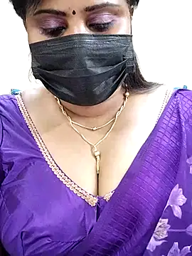 Snapshot of Queenflowerr chatting on March 2, 9:11 pm Queenflowerr online show from March 2, 9:11 pm