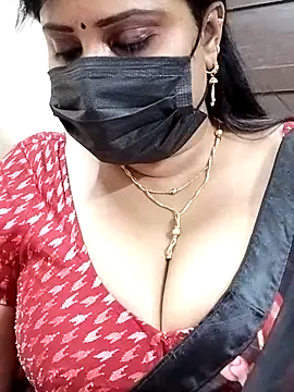 Snapshot of Queenflowerr chatting on March 6, 11:14 am Queenflowerr online show from March 6, 11:14 am