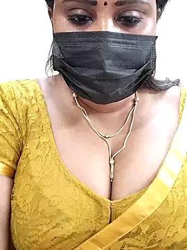 Snapshot of Queenflowerr chatting on March 21, 7:35 pm Queenflowerr online show from March 21, 7:35 pm