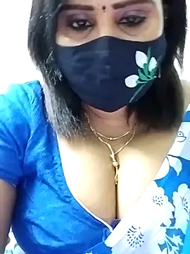 Snapshot of Queenflowerr chatting on September 10, 5:02 pm Queenflowerr online show from September 10, 5:02 pm