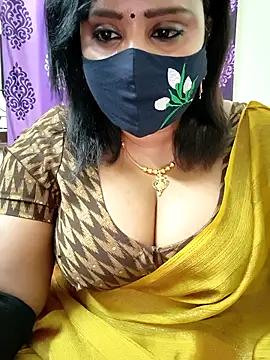 Snapshot of Queenflowerr chatting on November 9, 8:56 am Queenflowerr online show from November 9, 8:56 am