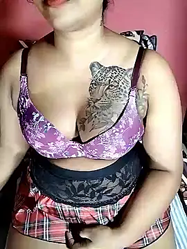 Snapshot of Sexy-Monikaa chatting on April 26, 10:29 pm Sexy-Monikaa online show from April 26, 10:29 pm