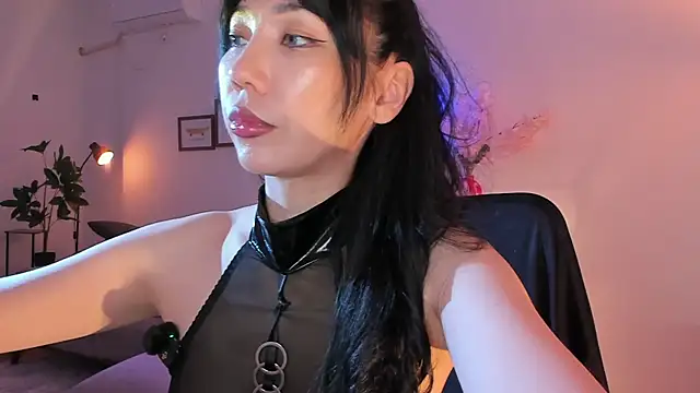 Snapshot of sarah_wang chatting on June 8, 6:41 pm sarah wang online show from June 8, 6:41 pm