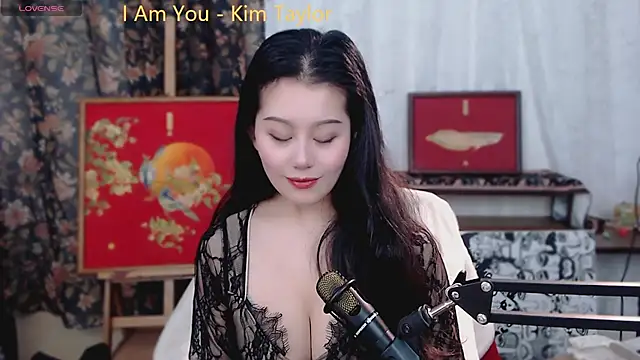 Snapshot of cat-lady-6688 chatting on February 9, 1:25 pm cat-lady-6688 online show from February 9, 1:25 pm
