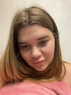 Snapshot of ella_zzz chatting on October 2, 7:54 pm ella zzz online show from October 2, 7:54 pm