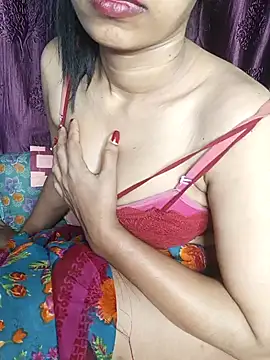 Snapshot of Hot_honey77 chatting on February 18, 9:21 am Hot honey77 online show from February 18, 9:21 am