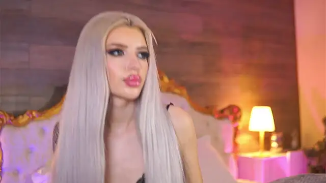 Juicy Jessye online show from March 12, 2:09 am