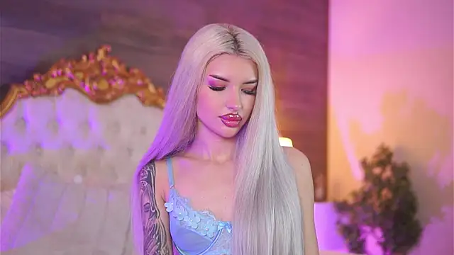 Juicy Jessye online show from March 15, 8:32 pm