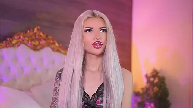 Juicy Jessye online show from March 16, 8:21 pm