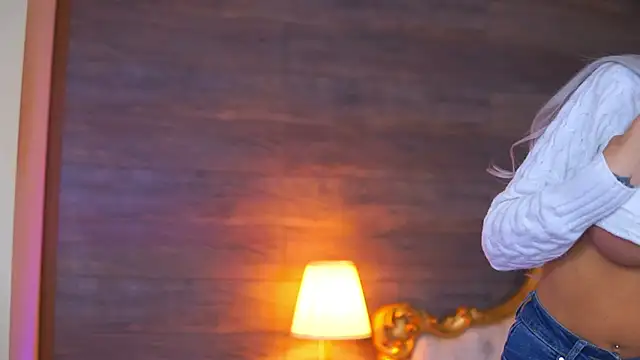 Juicy Jessye online show from March 22, 8:45 pm