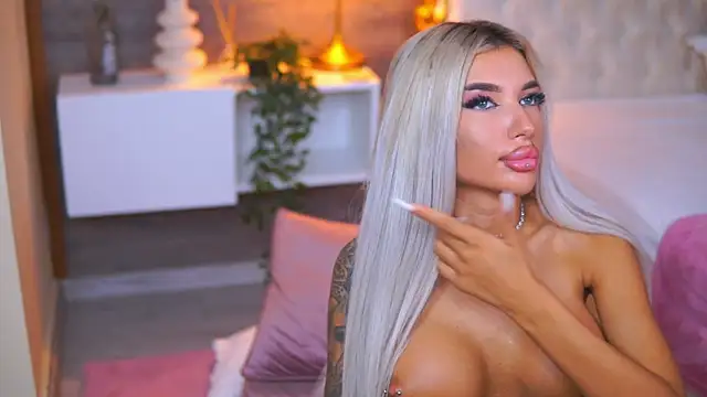 Snapshot of Juicy_Jessye chatting on July 2, 3:23 am Juicy Jessye online show from July 2, 3:23 am