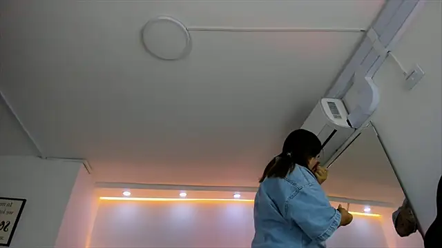 bonnieAn online show from March 8, 6:16 pm