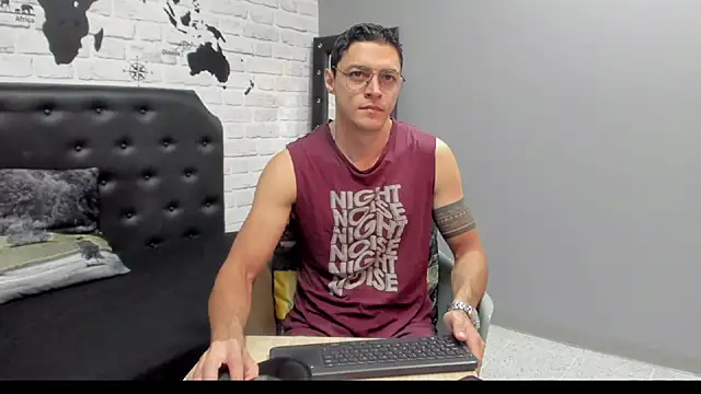 Frank Millers online show from November 11, 8:42 pm