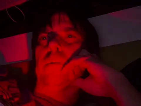 Snapshot of OnYourMarkGetSetGo chatting on October 16, 3:07 am OnYourMarkGetSetGo online show from October 16, 3:07 am