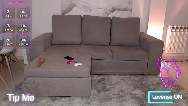 issa--love online show from January 27, 9:11 pm