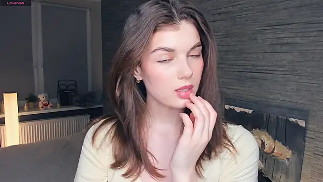 FloraDobb online show from March 9, 7:37 pm