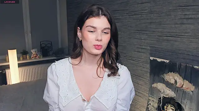 FloraDobb online show from March 14, 9:00 pm