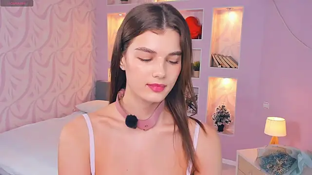 Snapshot of FloraDobb chatting on April 5, 7:05 am FloraDobb online show from April 5, 7:05 am