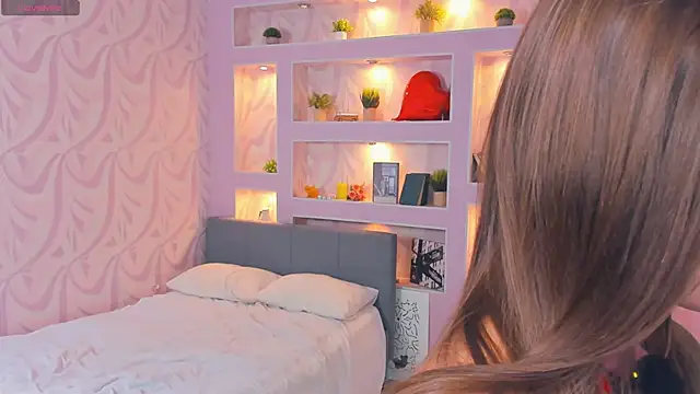 Snapshot of FloraDobb chatting on April 11, 6:40 am FloraDobb online show from April 11, 6:40 am