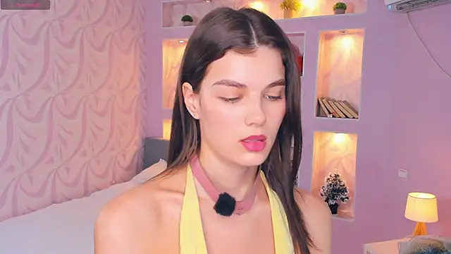 Snapshot of FloraDobb chatting on April 16, 7:09 am FloraDobb online show from April 16, 7:09 am