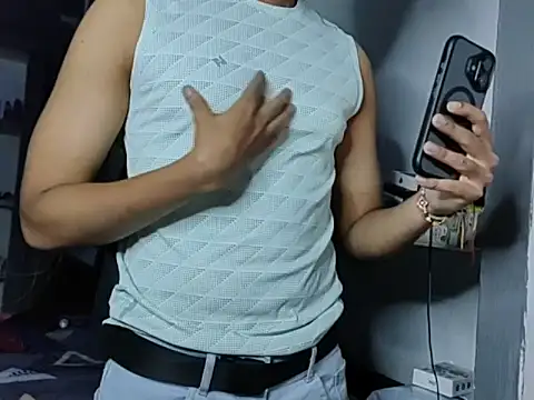 fit boyxx online show from November 6, 8:10 pm