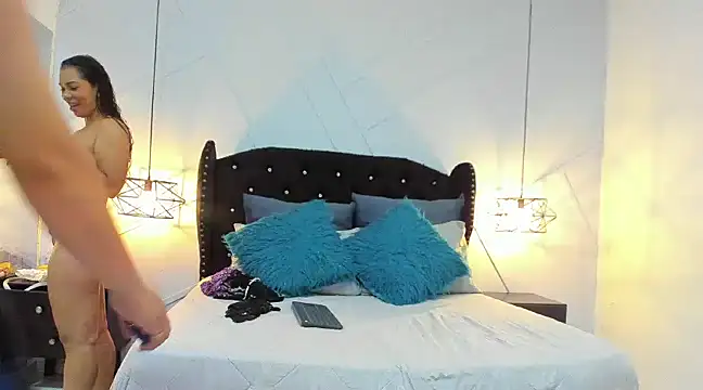 couple latin69 online show from January 31, 7:40 pm