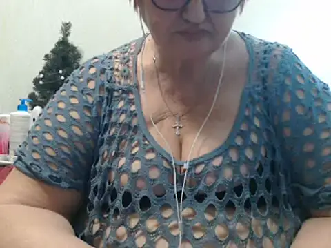 DeniseeRosea online show from March 14, 7:01 pm